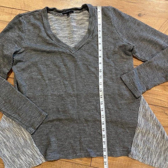 Beyond Yoga Double Faced Hi Low Sweatshirt Grey Size Medium - Picture 10 of 11